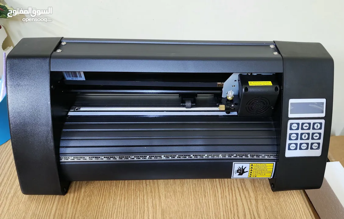 جهاز كتر لقص الستكر . cutter plotter