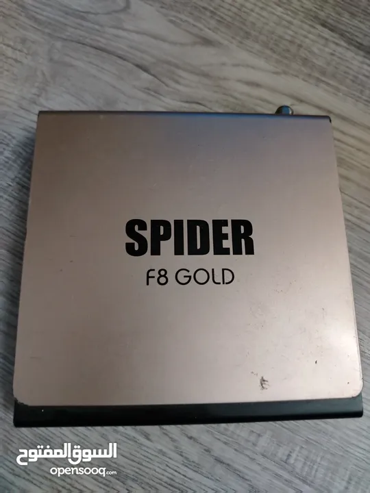 رسيفر سبايدر f8 gold بحاله الوكاله عليه 7اشتراكات طويله