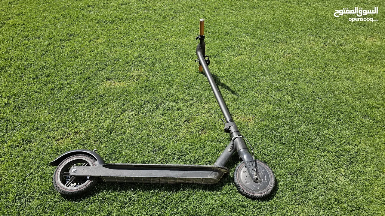 JETSON electric scooter [30km range,front and rear new solid tires] read description. e-scooter.