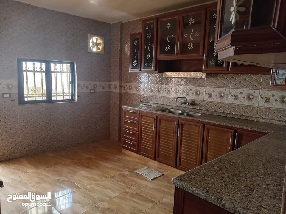 بيت للايجار الطفيلة جميع الخدمات