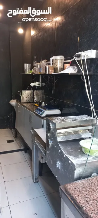 مطعم للبيع بسعر مغري بطبربور مقابل حلويات نفيسة ويعمل بشكل جيد والمنطقة حيوية وقوية