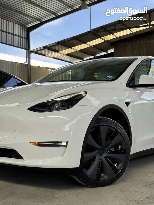 Tesla Model Y 2022 ( LONG RANGE DUAL MOTOR )  فحص الشريف  7 جيد  ، B+ اوتوسكور ايرباج مغلق غير مفتوح
