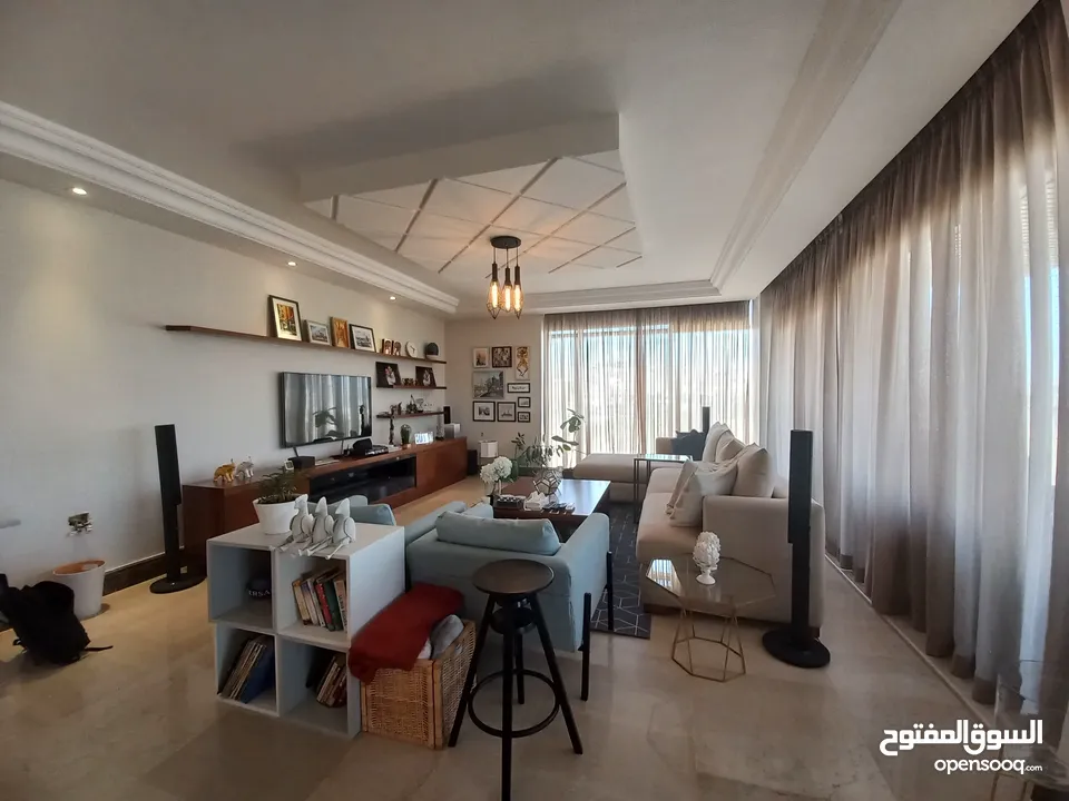 شقة مفروشة للإيجار 220م2 ( Property 17216 )