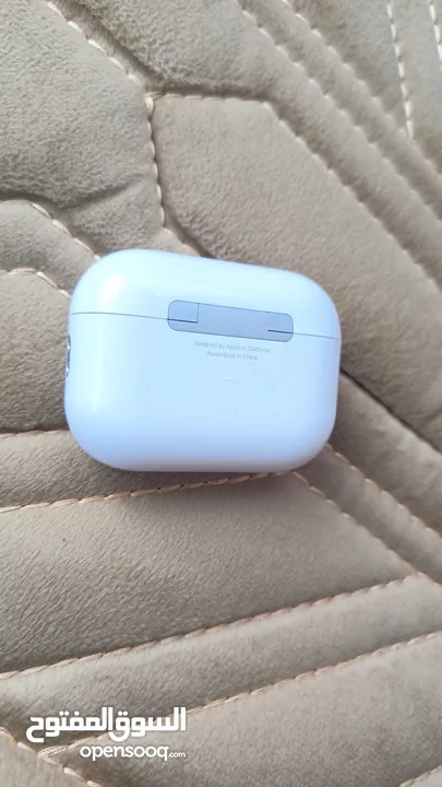 airpod pro apple مستعمل اشي بسيط بحالة الجديد