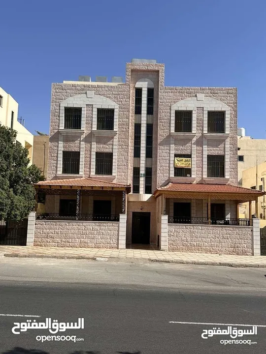 شقه للبيع في الثالثه جديده لم تسكن طابق ثاني شارع رئيسي مقابل السادسه اكمال المنشور في الأسفار