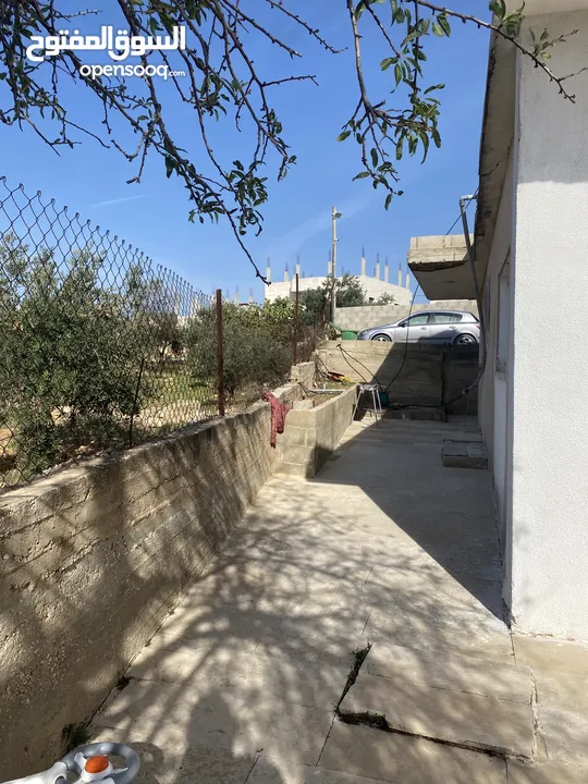 بيت مع الارض جاهز للسكن طابو B سعر مناسب من مالك مباشر  بين أبو نجيم واد  رحال موقع هادي السكن