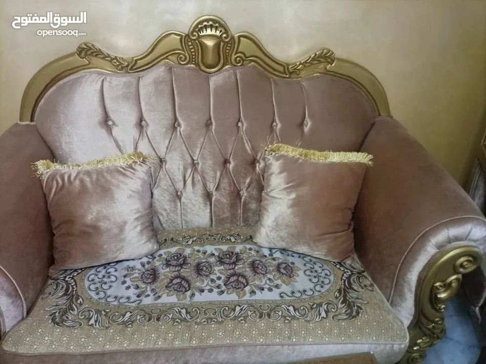 طقم كنب 7 مقاعد للبيع استخدام بسيط