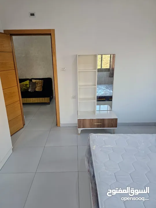 شقه مفروشه فرش جديد للايجار لعائله صغيره او عرسان