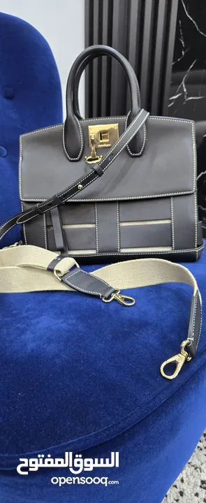 شنطة جلد طبيعي ( salvatore ferragamo calfskin thestudiocagebagsella) صناعة ايطالية
