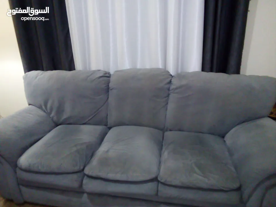 طقم جلوس ماركة اشلي امريكي = 5 مقاعد مشدات زمبركي نظيف100%المهتم وتساب بالداخل