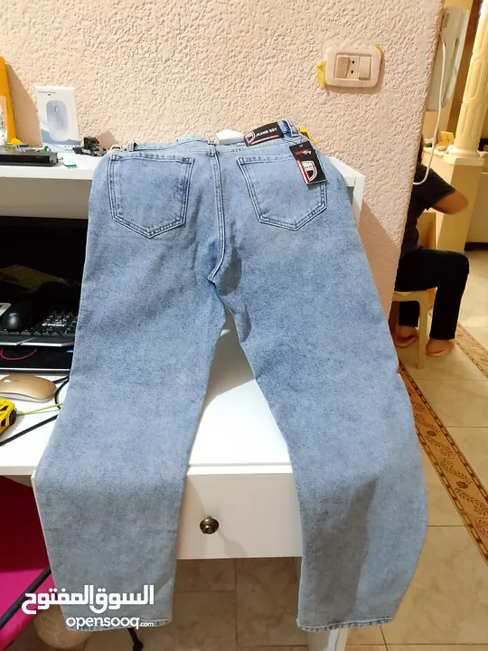 pantallon jeans boy taille :s avec ticket neuf 13-14