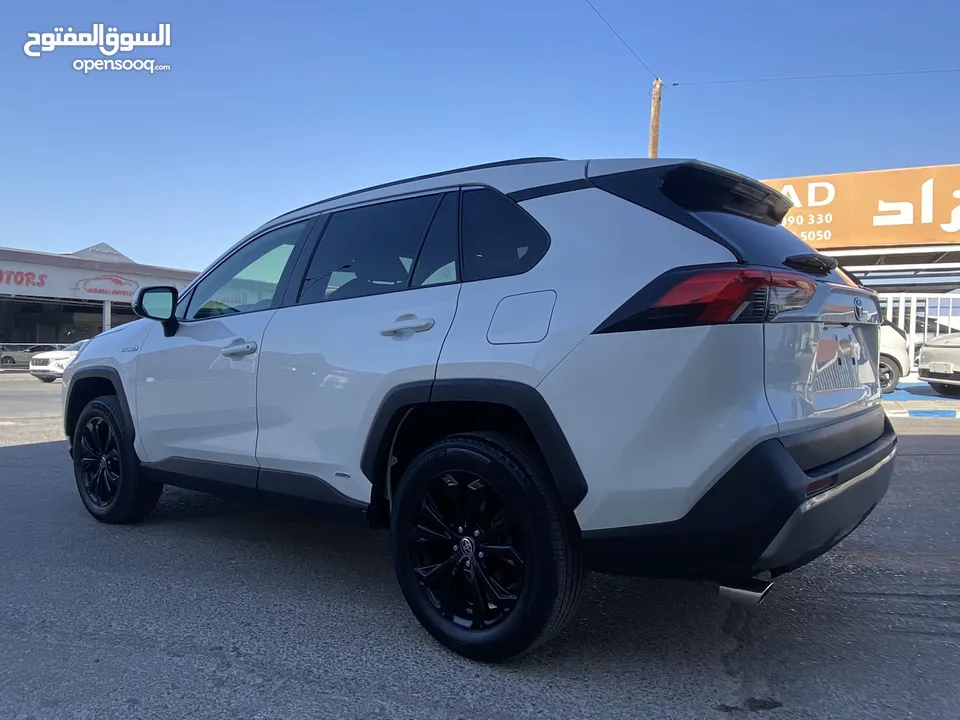 TOYOTA RAV4 XLE PREMIUM