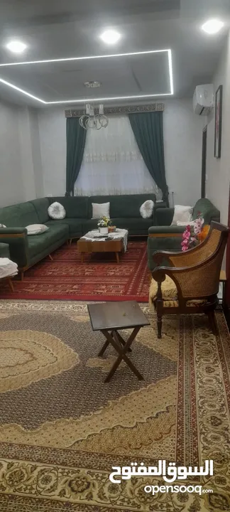 شقة ارضية 290م مشطبة والعفش هدية بسعر مغري جدا . وعند القدس المفتوحة