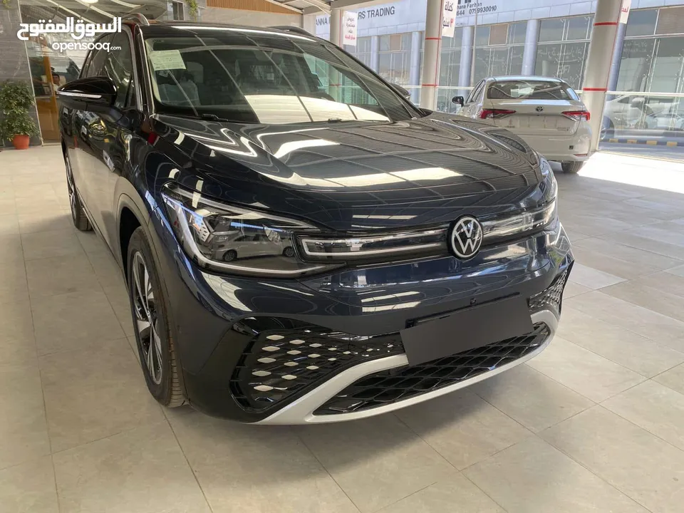 ‏Volkswagen ID 6 CROZZ PRO 2024 عداد زيرو  كفالة 6 سنوات بيانو بلاك للبيع بسعر مميز
