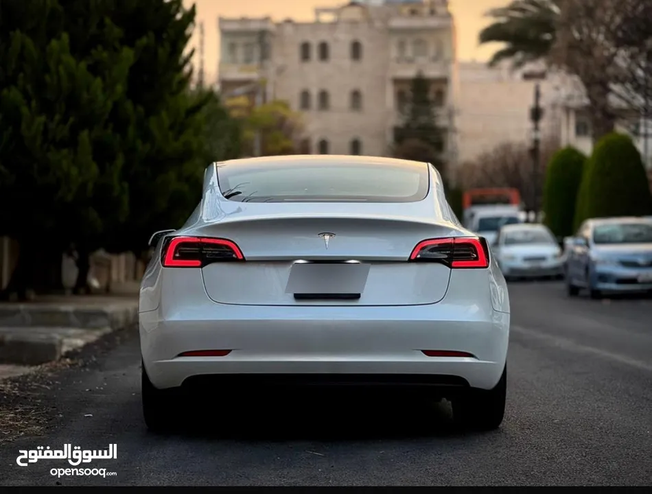 جمرك جديدTesla model 3