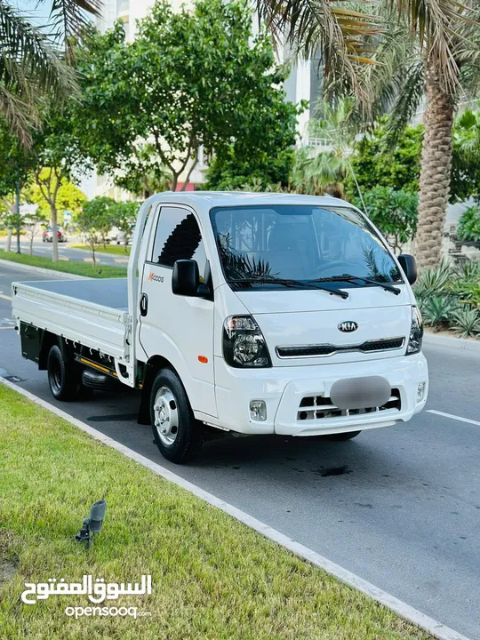 Kia K4000G Pick Up  Cargo Truck 6 wheels  Single owner Diesel pick up.3 side Cargo door Open