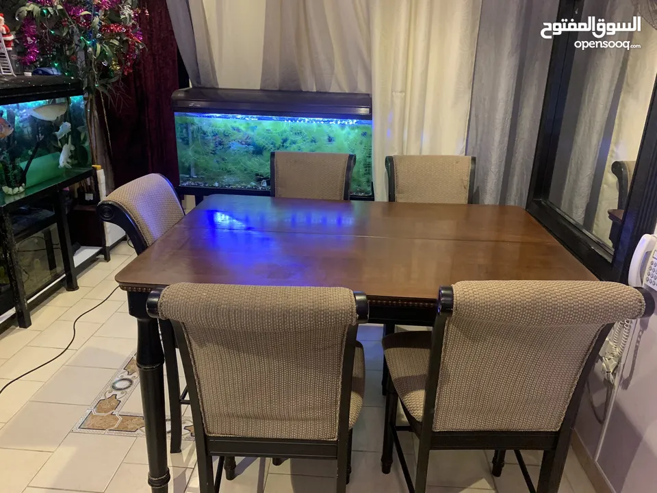 Luxury Dining Table Set - Exquisite Craftsmanship