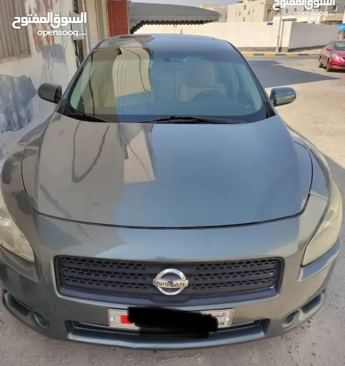 Nissan maxima 2011 full option