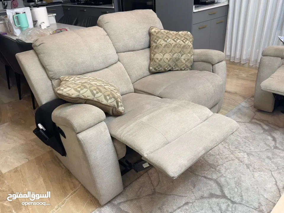 طقم كنب 7 مقاعد ركلاينر أمريكي