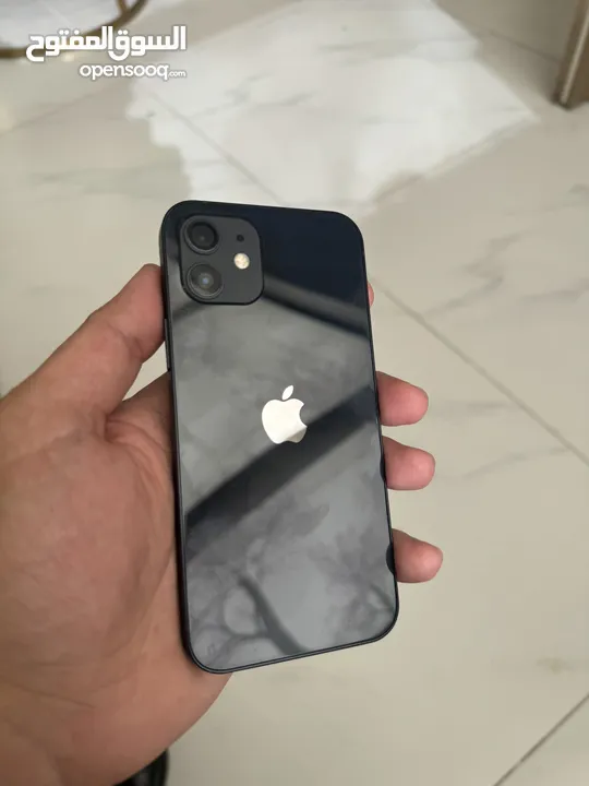 آيفون 12 لون اسود