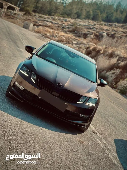 سكودا أوكتاڤيا 2019 للبيع لون بني دفع امامي السيارة ماطور 2000 بنزين عداد ديجيتال بصمة شاشة
