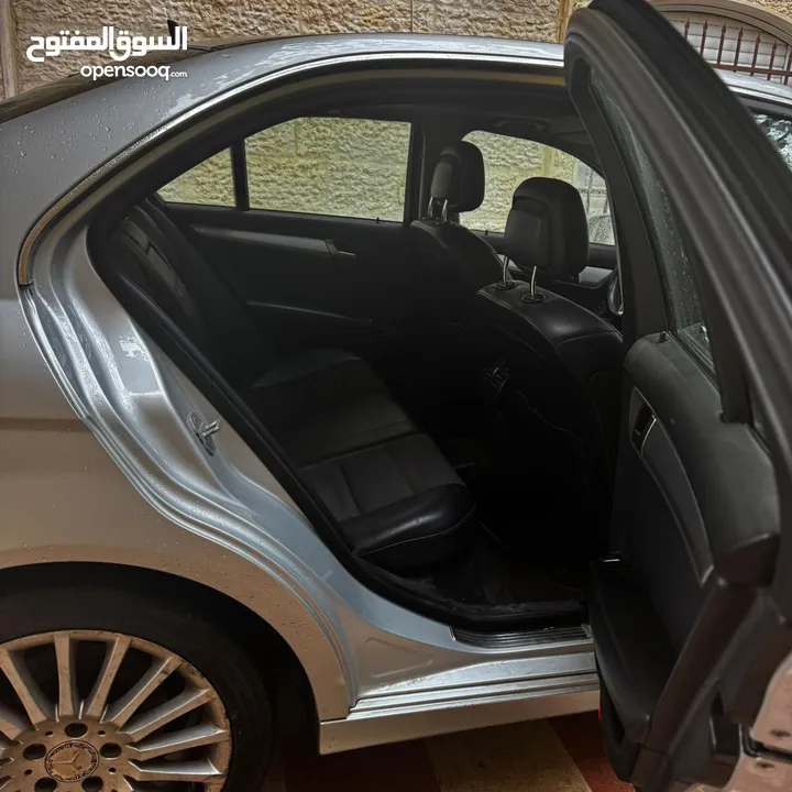 سيارة مرسيدس للبيع