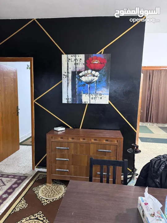 متوفر شاغر بداية  شهر 8  لبنت في  (غرفة برايفت) وشاغر في (غرفة مشتركة )-بالقرب من بنك فلسطين