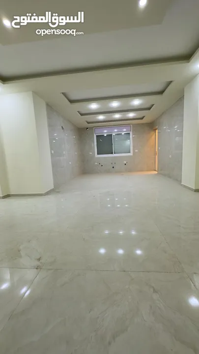 شقة جديدة للبيع طابق ارضي مدخل مستقل مع مطبخ راكب دوار الثقافة