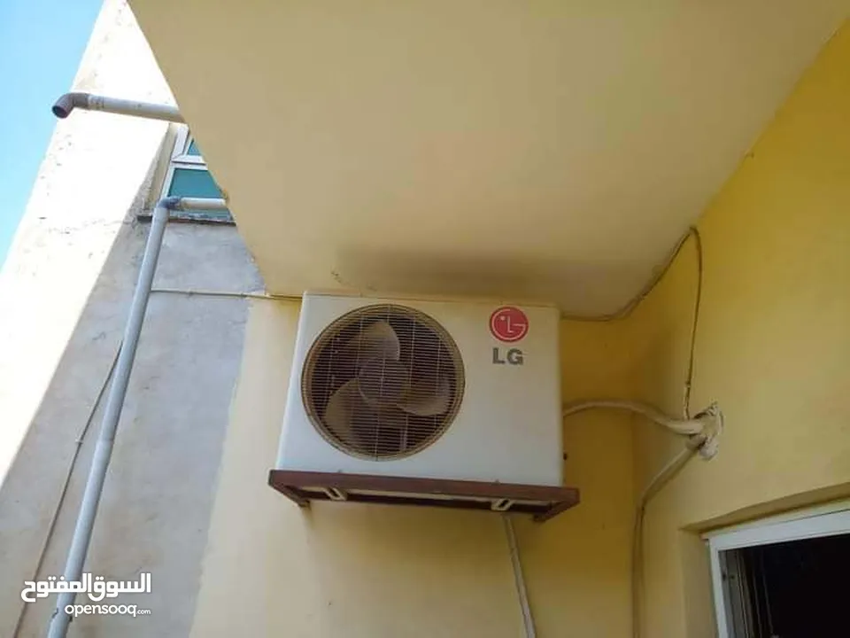 فني مكيفات فك وتركيب جميع انواع المكيفات صيانه عامه شحن غاز بأسعار مناسبه للجميع