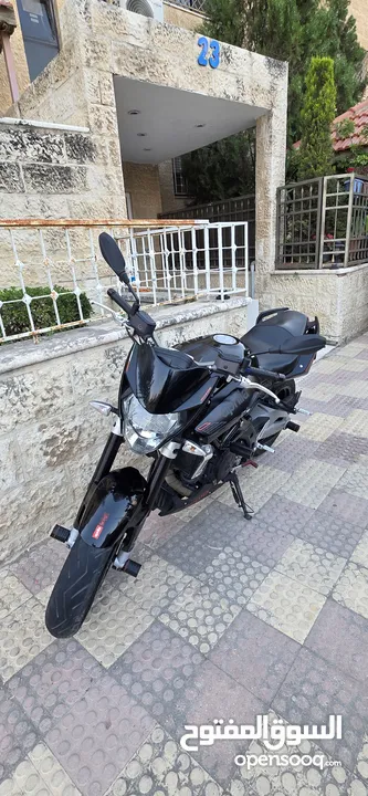 دراجة ابريليا 750 cc بحالة ممتازة 2016 ماشية 24000 فقط مالك ثاني صيانة دورية في الشركة 3200 دينار
