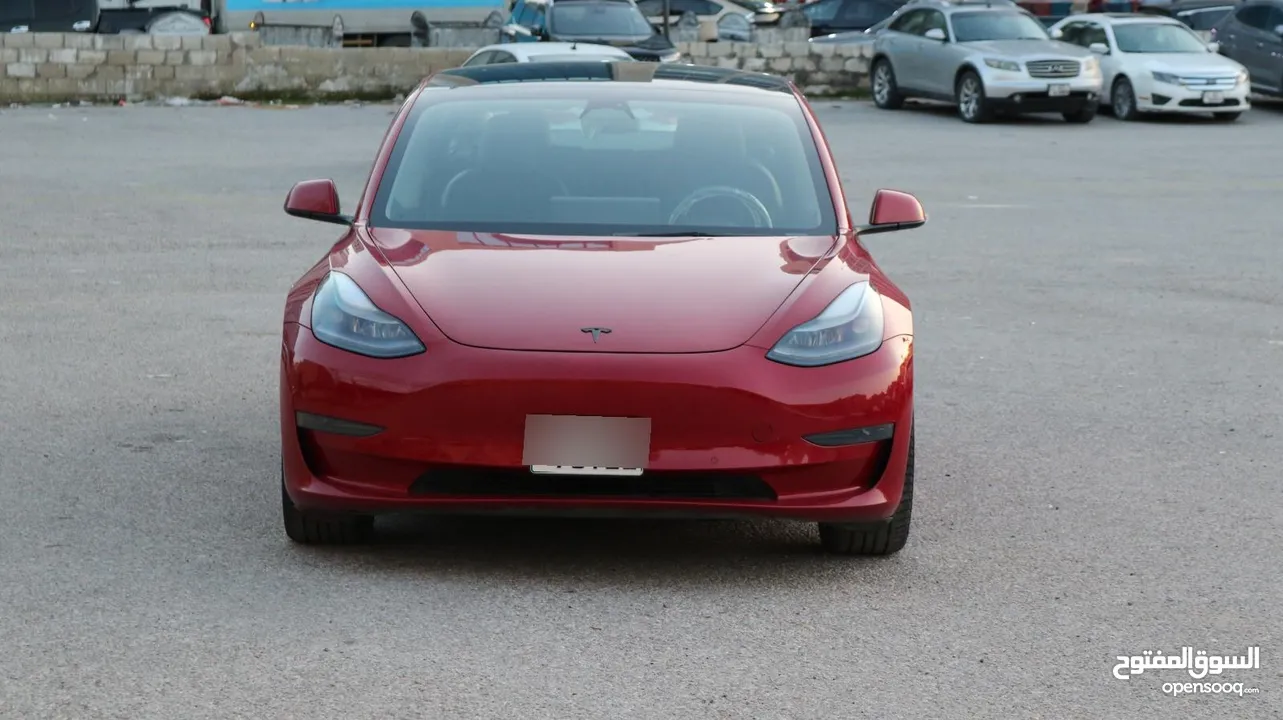 Tesla model 3 2022 standard plus/7 جيد / اتوسكور A/ عداد قليل كاش وبالاقساط