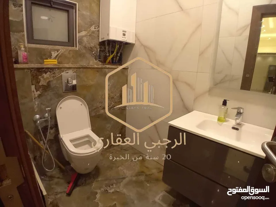 شقة / للايجار / فارغة / فاخرة / خلدا
