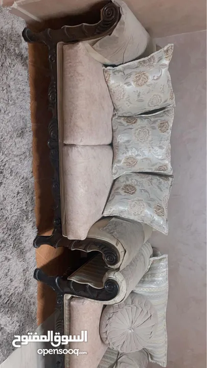 كنب نضيف بحالة الوكاله بسعر حرق