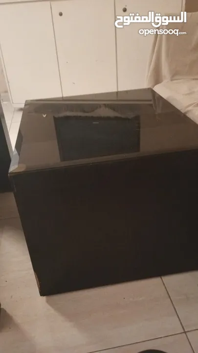 فضيه استعمل خفيف لايوجد اي كسر. او ضربات سعر 150 بوفيه استعمل.خفيف بس في اكم ضربه  بدها دهان
