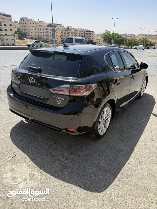 لكزس CT200 موديل 2012