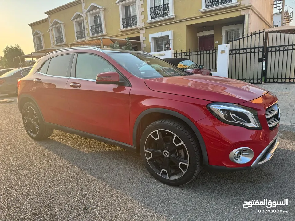 Mercedes Benz GLA 250  Full Options with Panoramic Sunroof