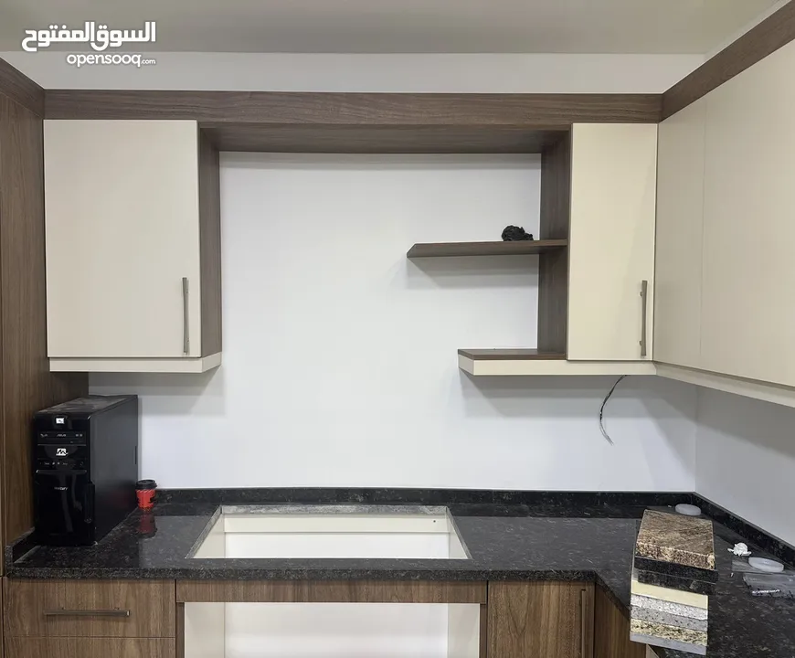 مطبخ جديد غير مستخدم  مقاس 3 * 3 من دون الرخامات