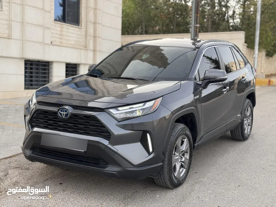 Toyota RAV4 XLE 2024