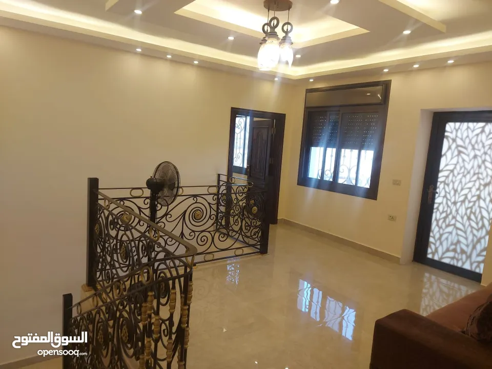 طابق من دوبلكس مفروش ذو اطلالة رائعة