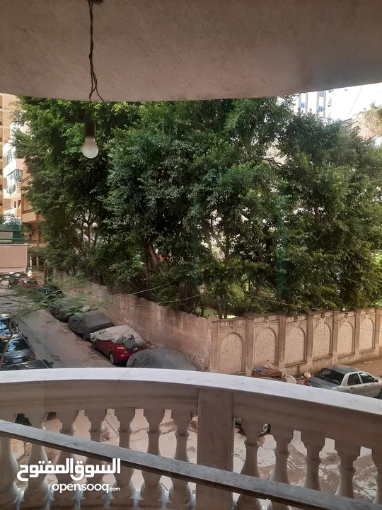 شقة للبيع بولكلي ناحية كفر عبده خلف نادي القضاة