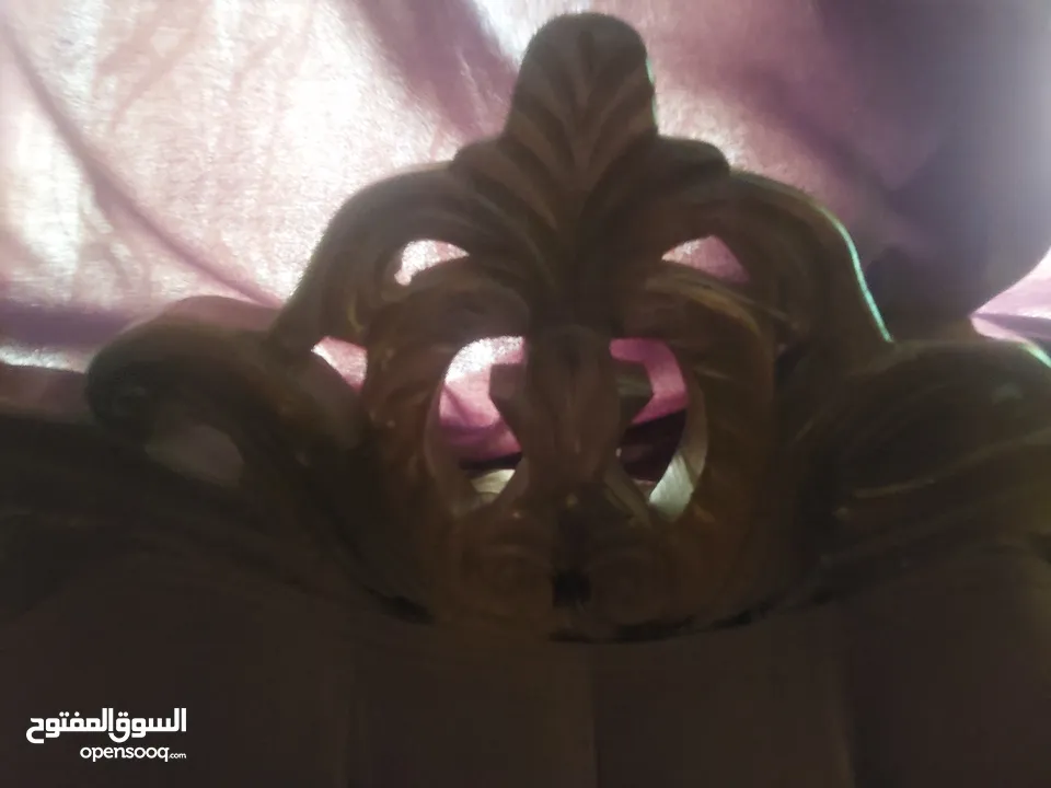 طقم كنب 9 مقاعد حفر زان شبه جديد للبيع