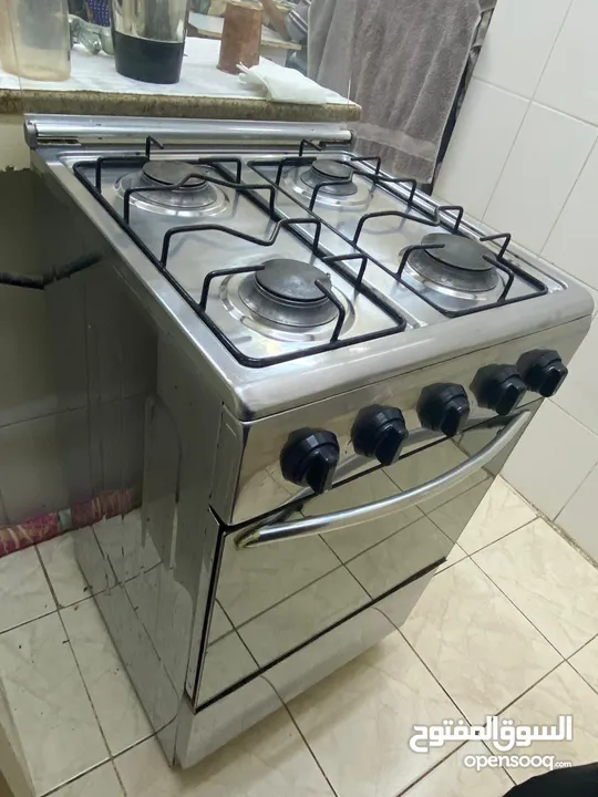 Westpoint gas cooker with kingdom gas cylinder