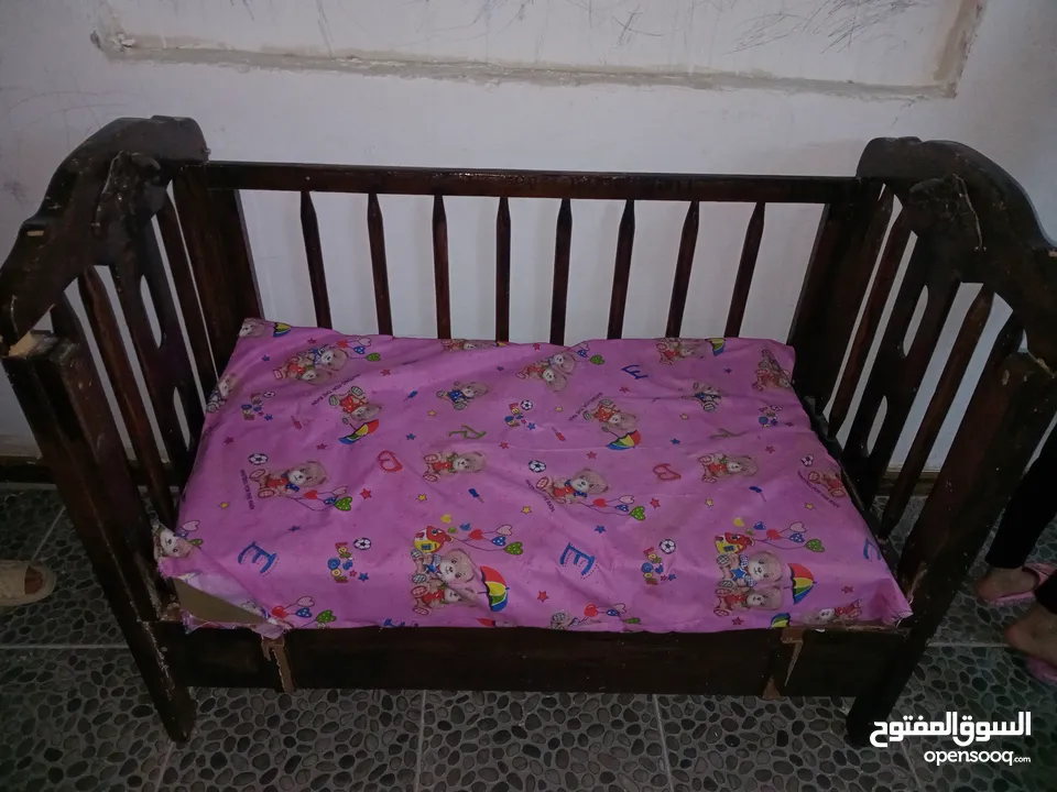 تخت بيبي للبيع