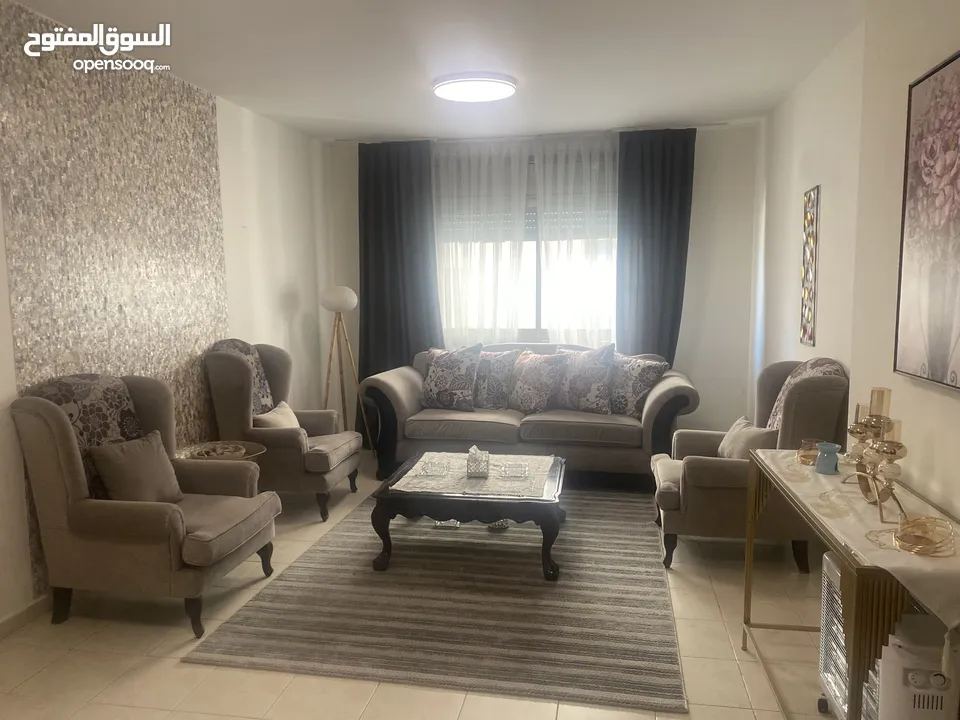 صالون مستعمل بحالت لجديد للمعني فقط