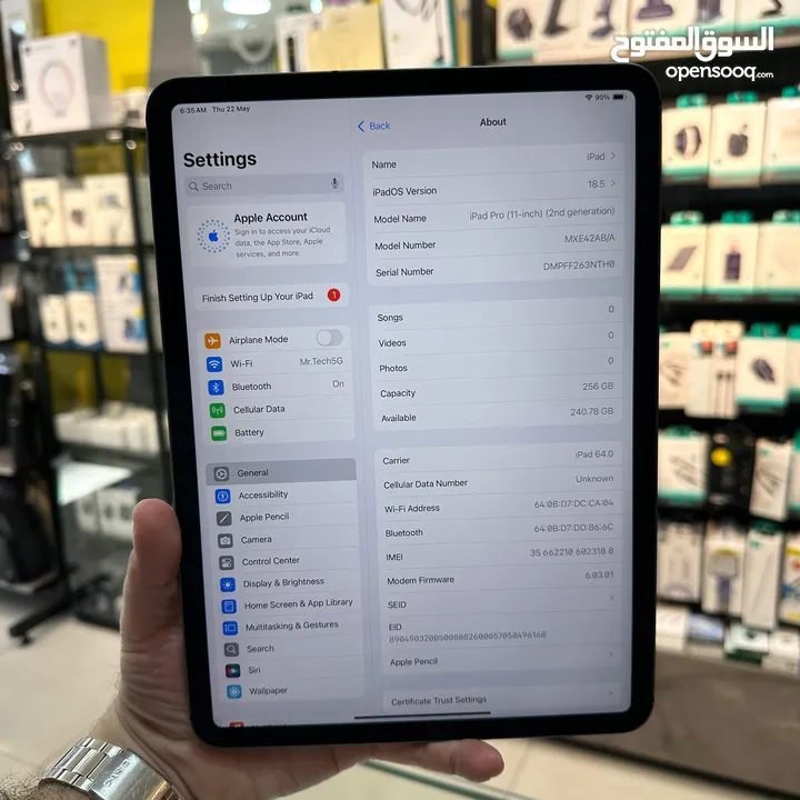 iPad Pro 11" 256G WiFi With Apple Pencil    بطارية 87%2 بحالة ممتازة