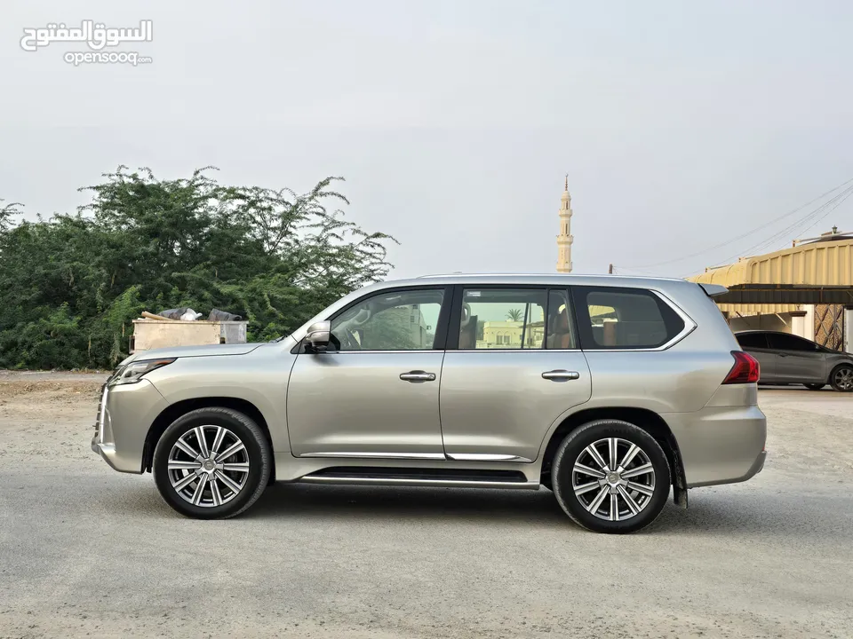 Lexus LX570 2017 GCC V8 price 248,000 AED