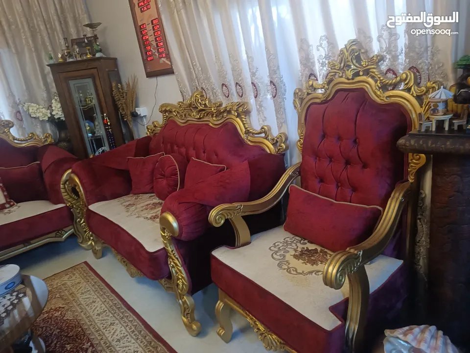 طقم كنب حفر خشب زان 9 مقاعد بحالة الوكالة للبيع