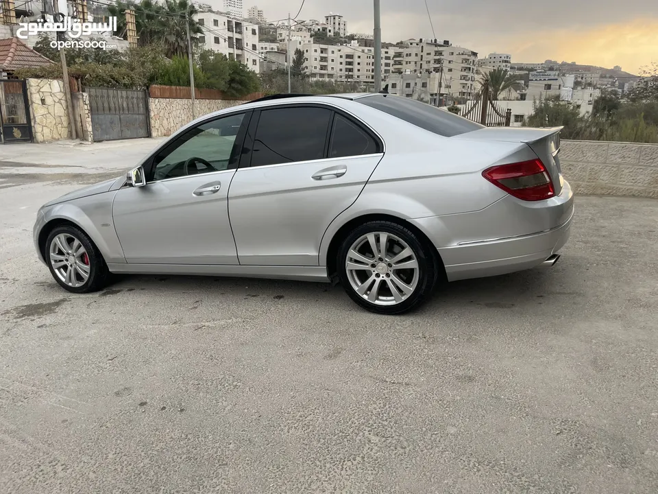 مرسيدسc200/2009w204