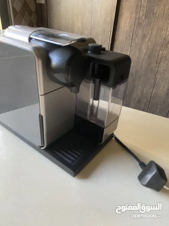 ماكينة تحضير القهوة De'Longhi EN560 Lattissima Touch Nespresso Coffee Machine