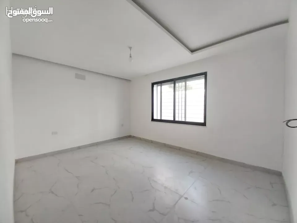 شقة للبيع في منطقة الصويفيه  ( Property ID : 34084 )